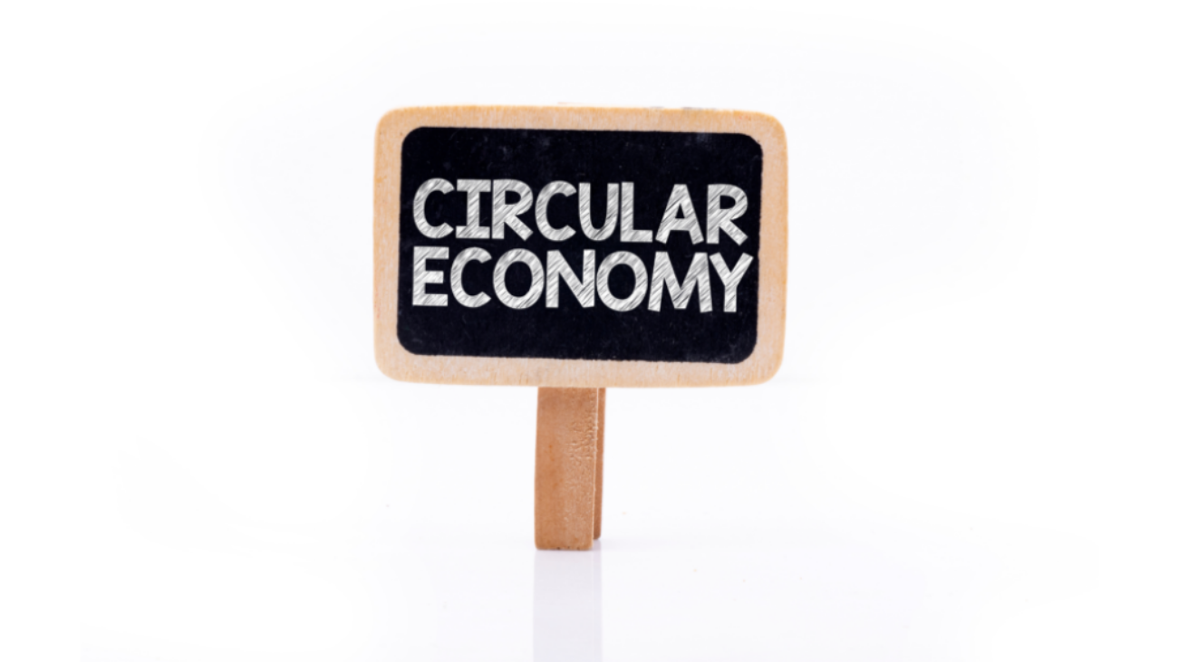 A sign reading 'circular economy'